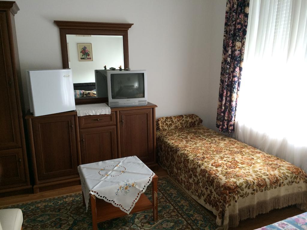 Villa Rubin Panzio Hajduszoboszlo Ruang foto