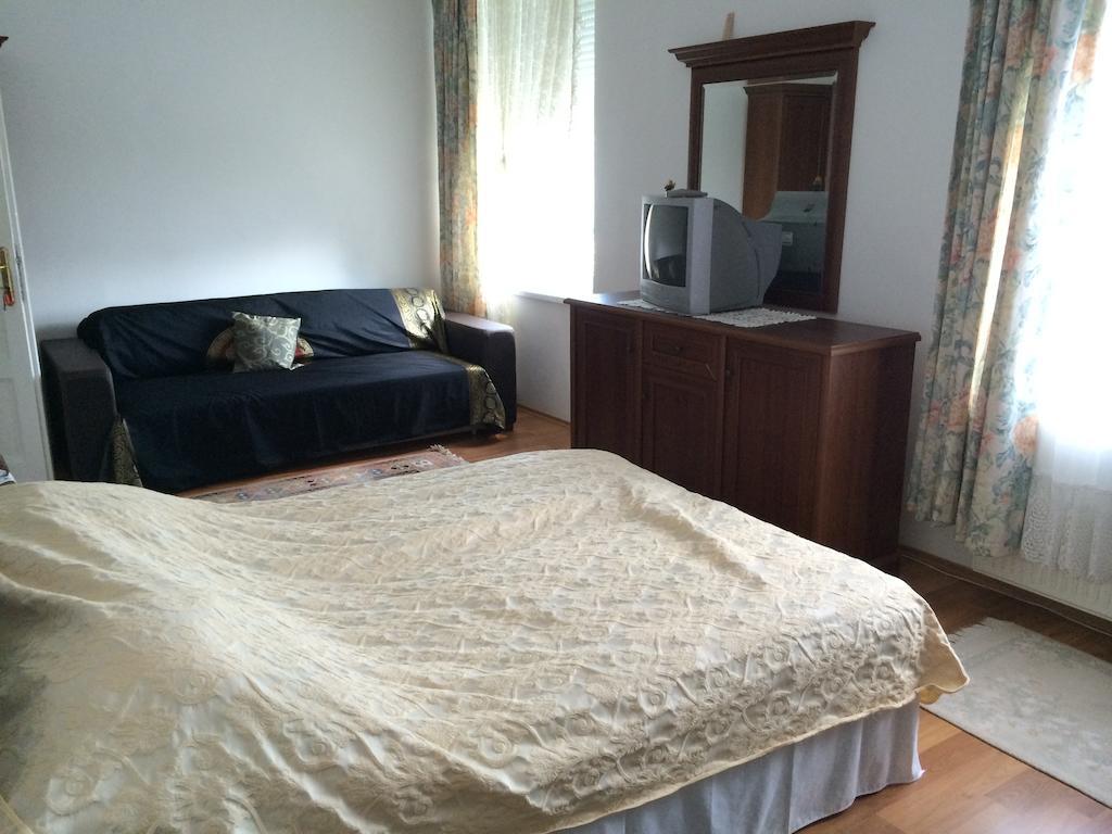 Villa Rubin Panzio Hajduszoboszlo Ruang foto
