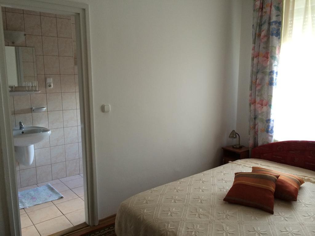 Villa Rubin Panzio Hajduszoboszlo Ruang foto